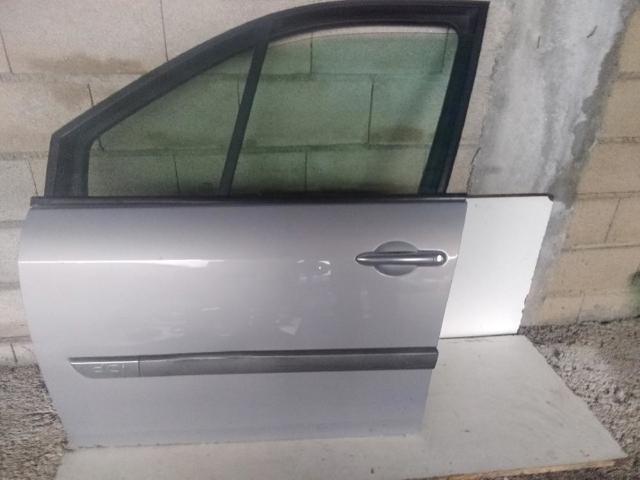 Puerta delantera izquierda Renault Scenic 2 JM0, JM1