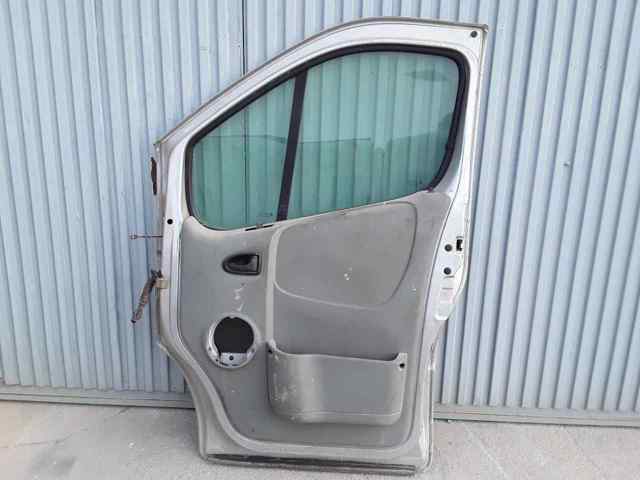 RENAULT 7751478601 Puerta delantera derecha  en stock Terrassa