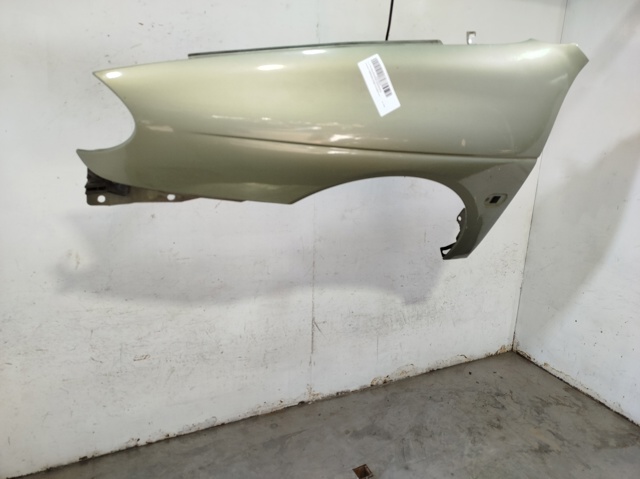 7751696568 Aleta delantera izquierda  disponible Utrera