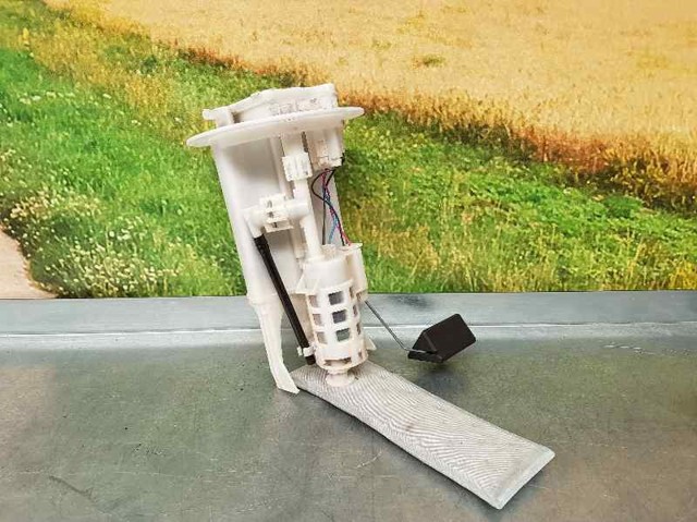 TOYOTA 777040D070 Módulo de bomba de combustible con sensor de nivel de combustible  disponible Valladolid
