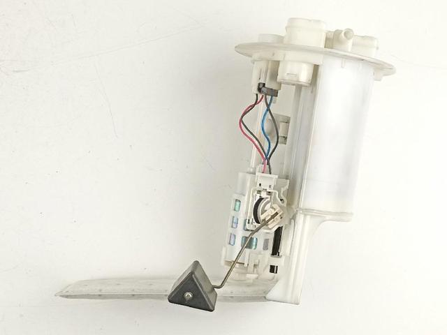 777040D070 Módulo de bomba de combustible con sensor de nivel de combustible  disponible Utrera