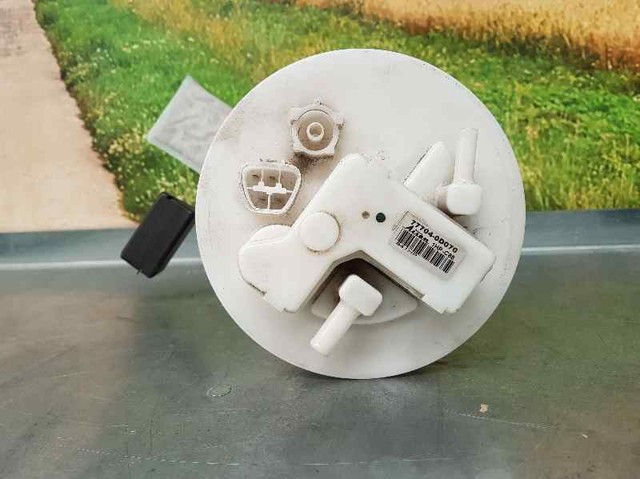 777040D070 Módulo de bomba de combustible con sensor de nivel de combustible  disponible Utrera