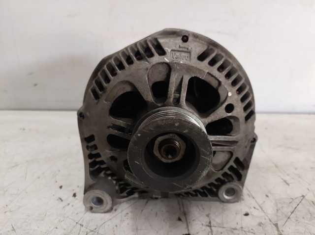 Alternador del motor 7788248 BMW