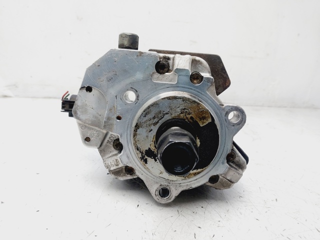 BMW 7788670 Bomba de alta presión de combustible  disponible Lugo
