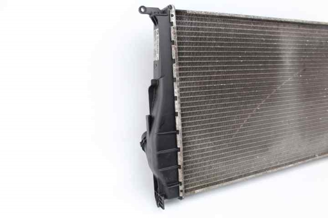 7788901 BMW Radiador de refrigeración del motor  disponible Ourense