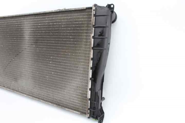 BMW 7788901 Radiador de refrigeración del motor  disponible Valladolid