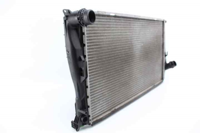 7788901 Radiador de refrigeración del motor  disponible Málaga