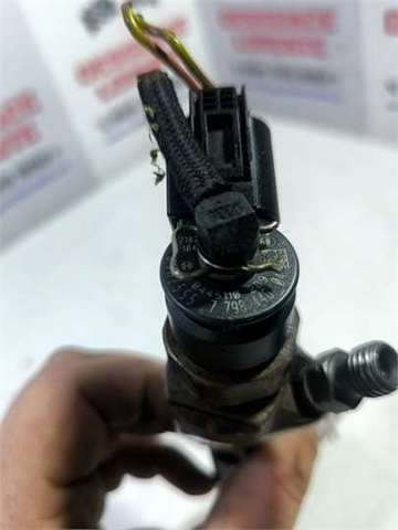 779844604 Inyector de combustible  comprar en Reus