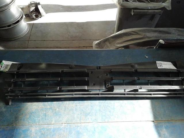 Comprar Parrilla del radiador Peugeot 205 I 741A, C a bajo precio