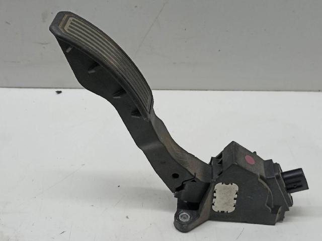 7811002020 TOYOTA Pedal del acelerador  en stock Córdoba