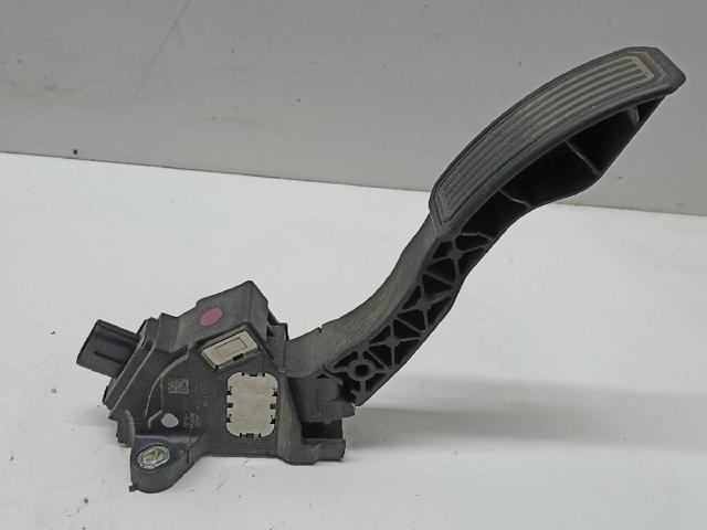 7811002020 TOYOTA Pedal del acelerador  en stock Córdoba