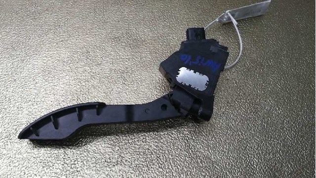 7811002021 TOYOTA Pedal del acelerador  en stock Córdoba