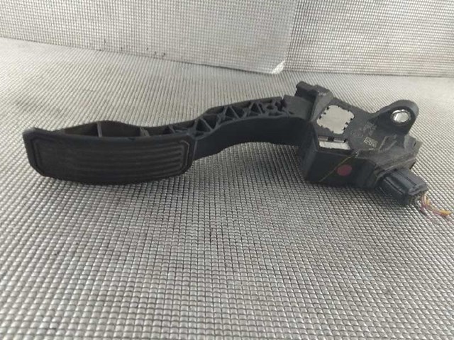 7811002021 TOYOTA Pedal del acelerador  en stock Córdoba