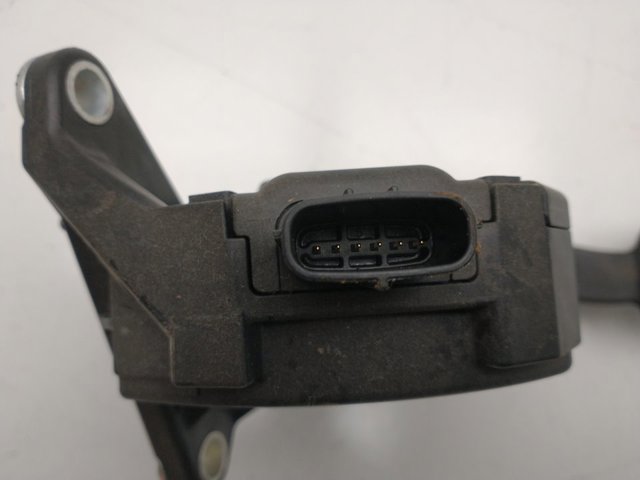 7811002210 TOYOTA Pedal del acelerador  comprar en Jaén