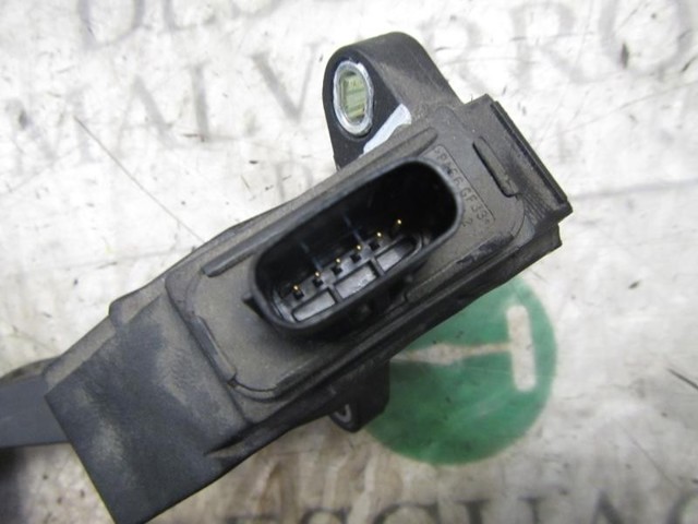 781100D010 TOYOTA Pedal del acelerador  en stock Gandía