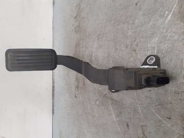 781100D010 TOYOTA Pedal del acelerador comprar Alcalá