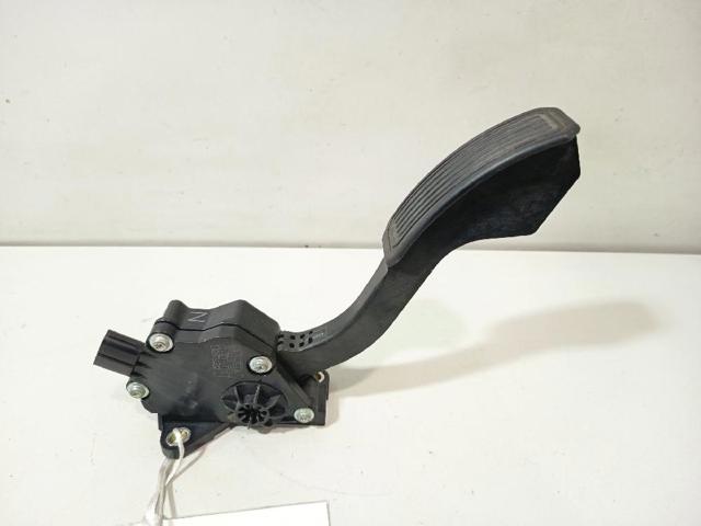 7811012010 TOYOTA Pedal del acelerador  en stock Gandía