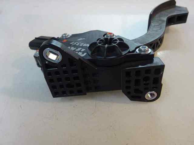 7811012010 TOYOTA Pedal del acelerador  comprar en Oviedo