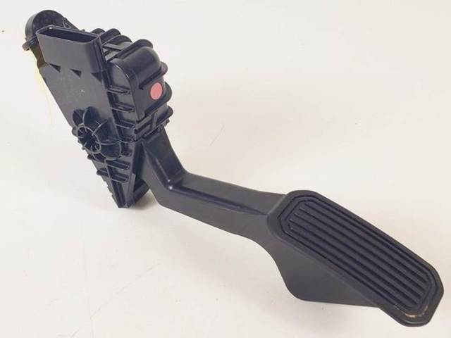 TOYOTA 7812060350 Pedal del acelerador  en stock Salamanca