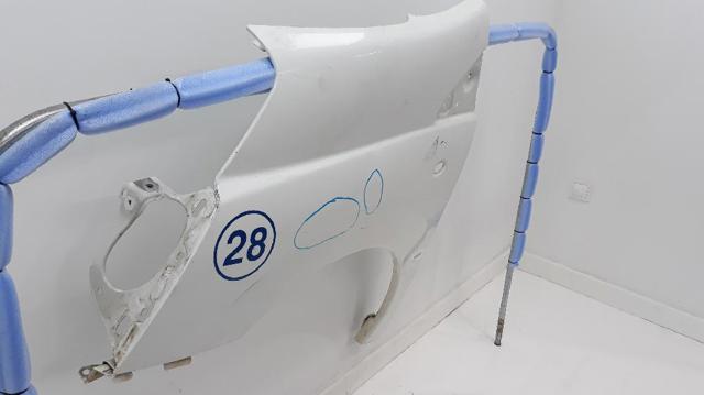 PEUGEOT 7840R6 Aleta delantera izquierda  disponible Valladolid