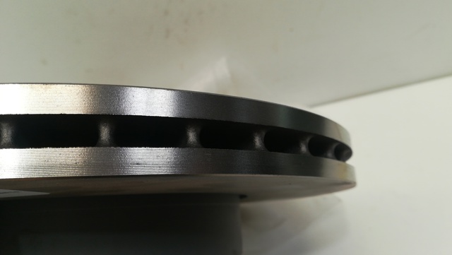 Freno de disco delantero 7D0615301C VAG