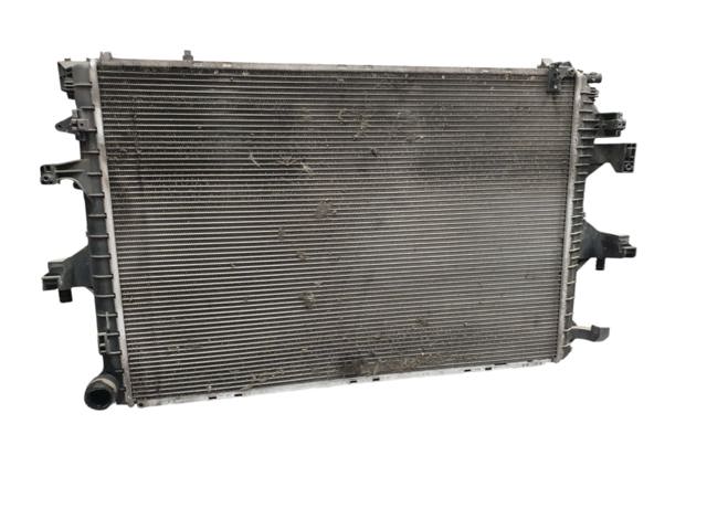 7E0121253A Radiador de refrigeración del motor  disponible Burgos