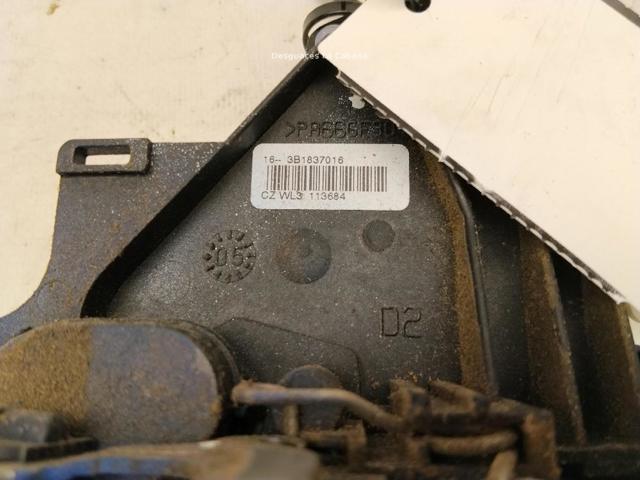 7E1837016 VAG Cerradura de puerta delantera derecha  en stock Córdoba