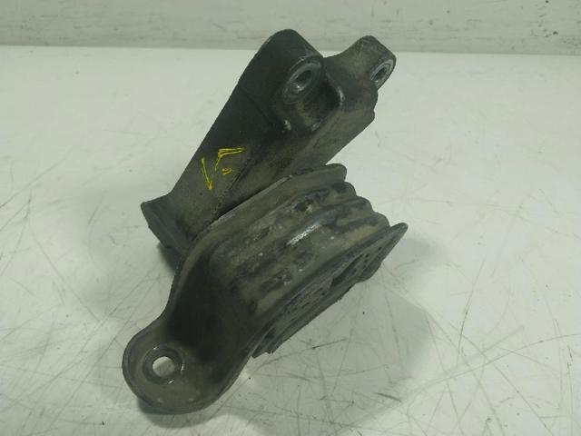 Taco de motor delantero 7H0199848G VAG