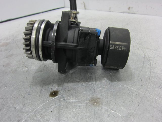 VAG 7H0422153A Bomba de dirección  en stock Terrassa