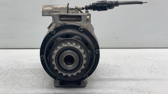 VAG 7H0820805C Compresor de aire acondicionado  en stock Valencia