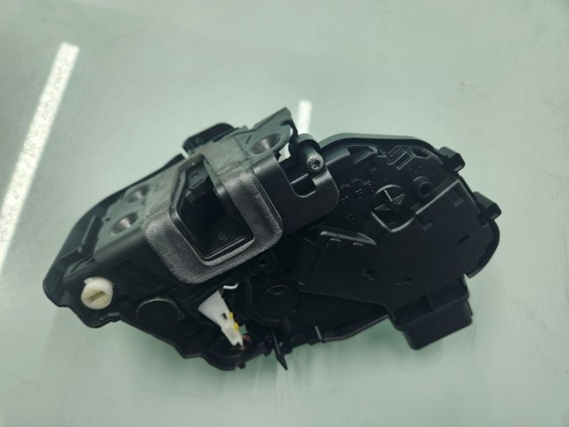 7H5A26412AC LAND ROVER Cerradura de la puerta trasera derecha  disponible Ourense