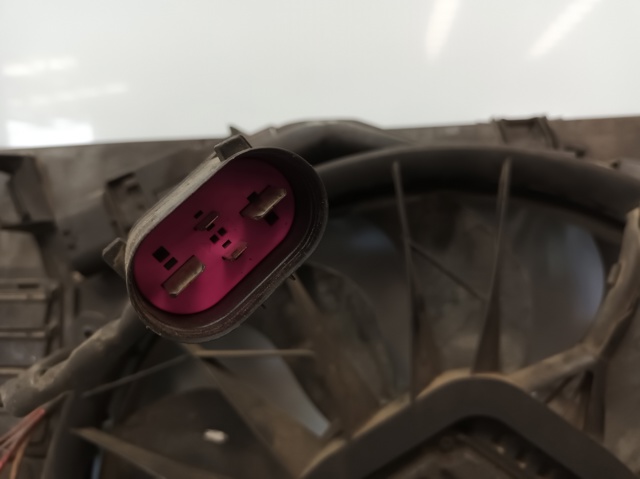 VAG 7L0121203G Difusor del radiador de refrigeración  disponible España