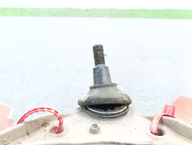 7L0407021B Brazo superior izquierdo/derecho de suspensión delantera  comprar en Zaragoza