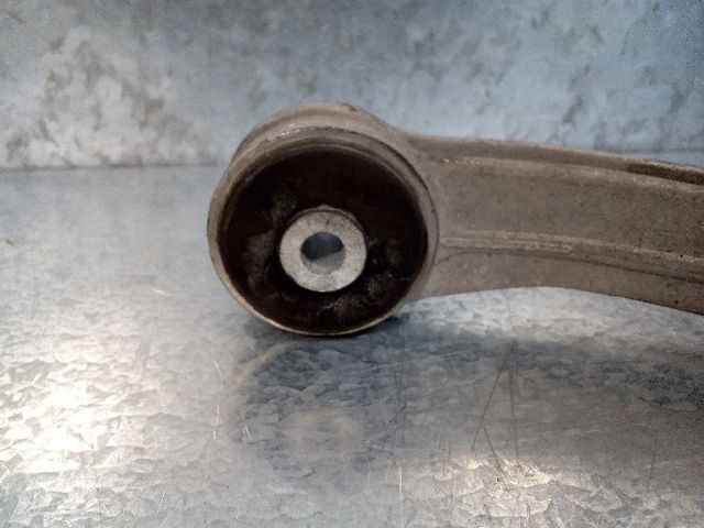 7L0407021B Brazo superior izquierdo/derecho de suspensión delantera  disponible Málaga