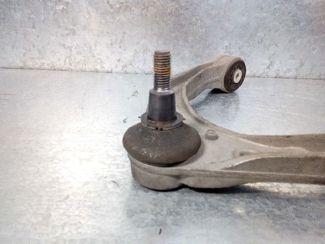7L0407021B Brazo superior izquierdo/derecho de suspensión delantera  comprar en Pontevedra