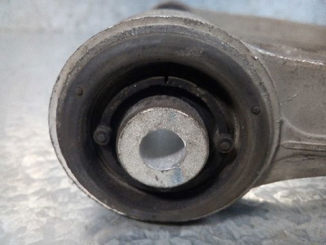 7L0407021B VAG Brazo superior izquierdo/derecho de suspensión delantera  disponible Alicante