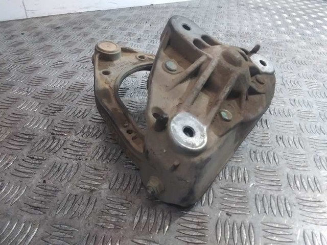 VAG 7L0407047A Brazo superior izquierdo/derecho de suspensión delantera  en stock Terrassa