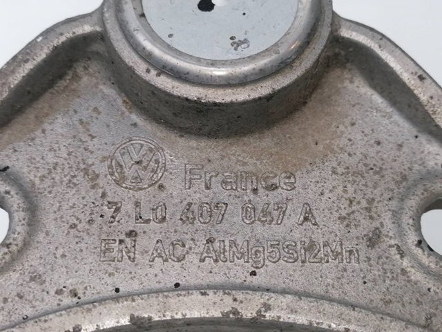 7L0407047A Brazo superior izquierdo/derecho de suspensión delantera  disponible Burgos