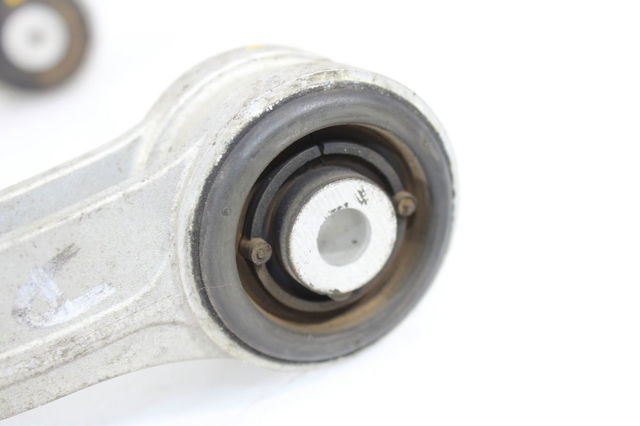 VAG 7L0407047B Brazo superior izquierdo/derecho de suspensión delantera comprar Pamplona