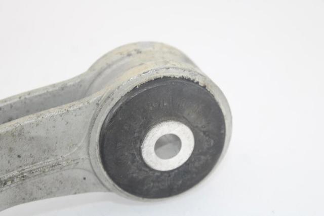 7L0407047B Brazo superior izquierdo/derecho de suspensión delantera  comprar en Zaragoza
