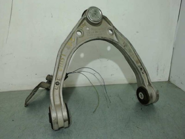 7L0407047B Brazo superior izquierdo/derecho de suspensión delantera  en stock Sabadell