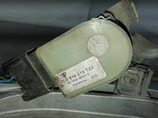 7L0407047B VAG Brazo superior izquierdo/derecho de suspensión delantera comprar Alcalá
