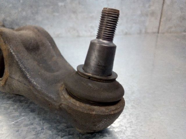 7L0407151H VAG Brazo inferior izquierdo de la suspensión delantera  comprar en Oviedo