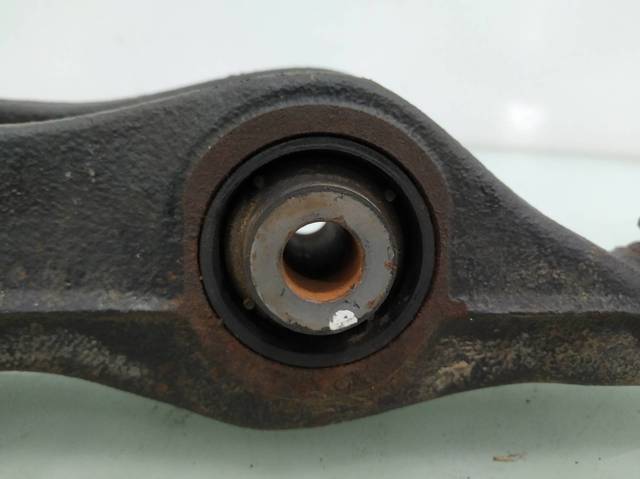 7L0407153B Brazo inferior izquierdo de la suspensión delantera  comprar en Reus
