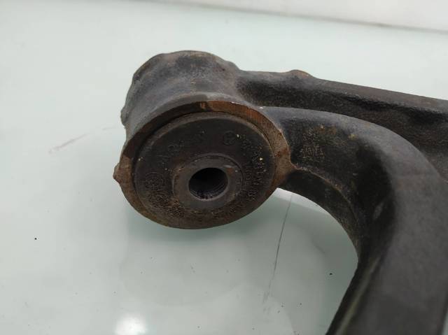 7L0407153B Brazo inferior izquierdo de la suspensión delantera  comprar en Pontevedra
