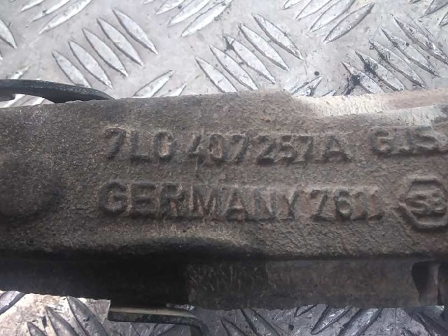 7L0407257A VAG Mangueta delantera izquierda  comprar en Oviedo