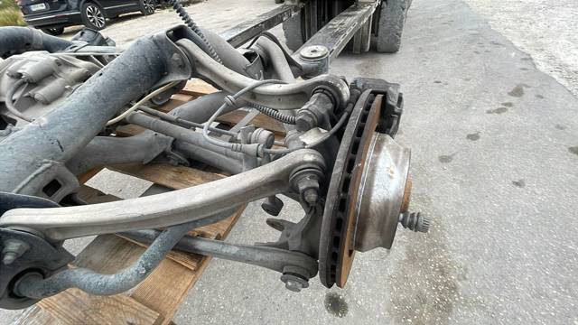 7L0500041 VAG Subchasis trasero soporte motor  disponible Ourense