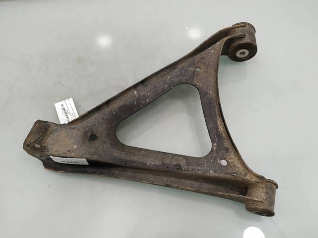 7L0505352 Brazo inferior derecho de la suspensión trasera  disponible Utrera