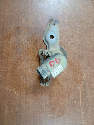 7L0616214B Sensor de nivel de carrocería delantero derecho  disponible Burgos