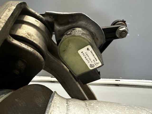 7L0616214B Sensor de nivel de carrocería delantero derecho  disponible Utrera